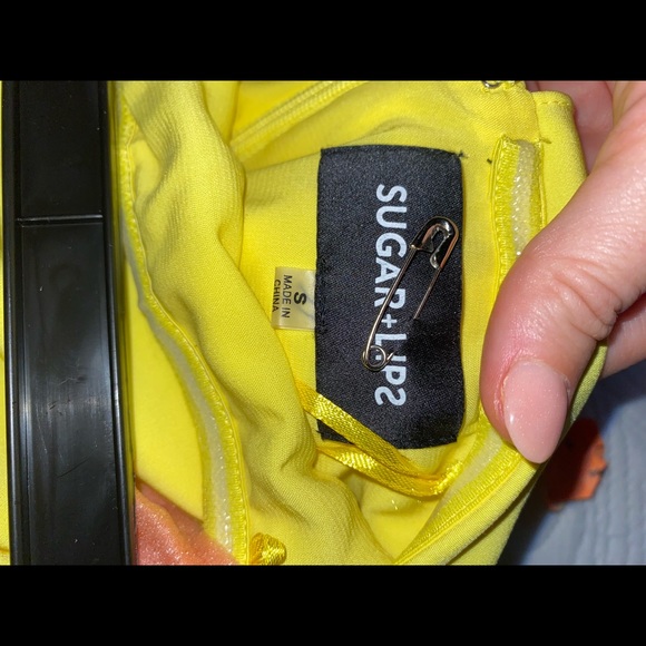 Boutique Yellow Off the Shoulder Dress - Picture 4 of 6